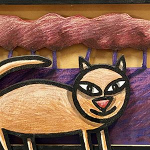 Chat stylisé en bois découpé sur fond paysager violet avec arbres, série Boîtes, 2023.