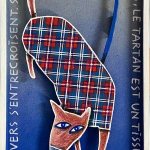 Chien stylisé en bois découpé avec motif tartan rouge et bleu sur fond bleu avec inscriptions, série Boîtes.