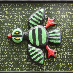 Oiseau stylisé en relief sur fond textuel
