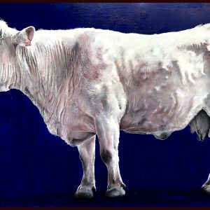 Peinture réaliste d’une vache blanche sur fond bleu vif, acrylique sur bois, série Vache icône