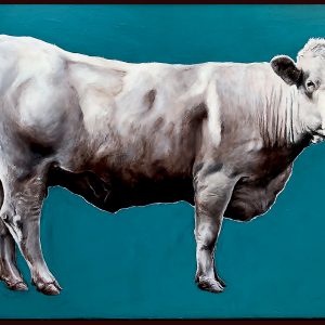 Peinture réaliste d’une vache claire sur fond vert-bleu uni, acrylique sur bois, série Vache icône